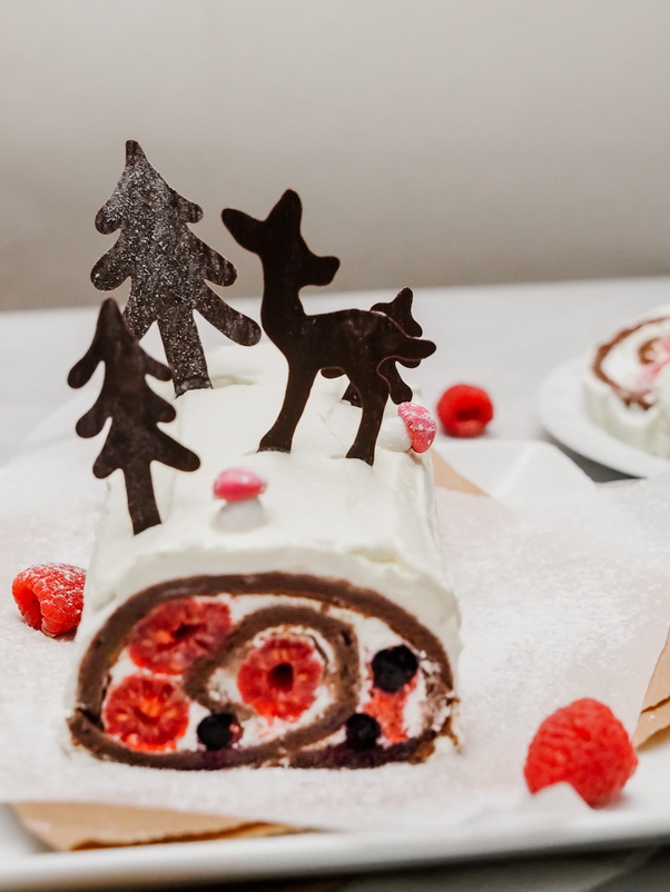 Recept za rulado z gozdnimi sadeži in brez moke