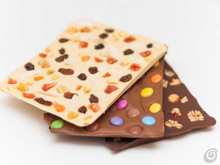 Posip iz bonbonov, oreščkov ali suhega sadja