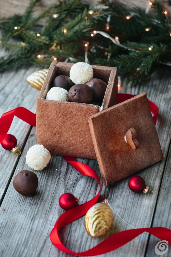 scatola-di-biscotto-praline-cocco-ricetta