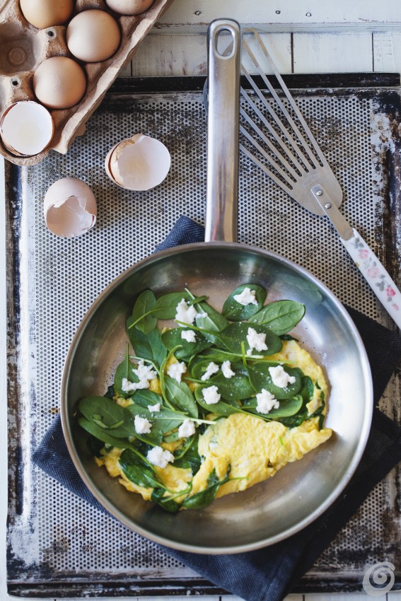 ricetta-omelette-veloce-uova-spinaci-aglioorsino