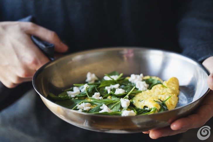 ricetta-omelette-veloce-uova-spinaci-aglioorsino