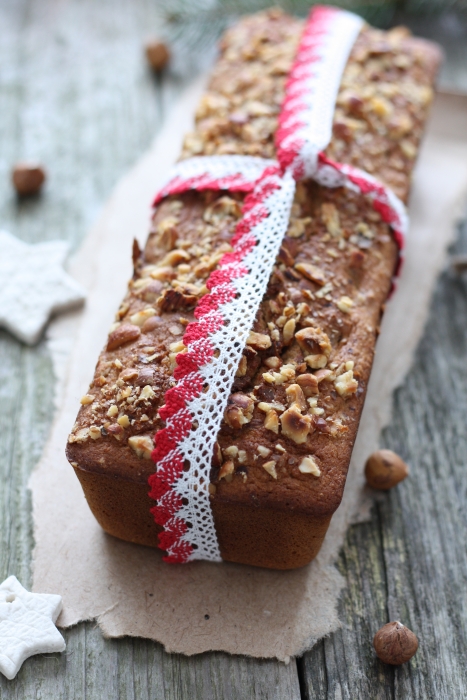 Lešniki in hruške dodane h kruhu