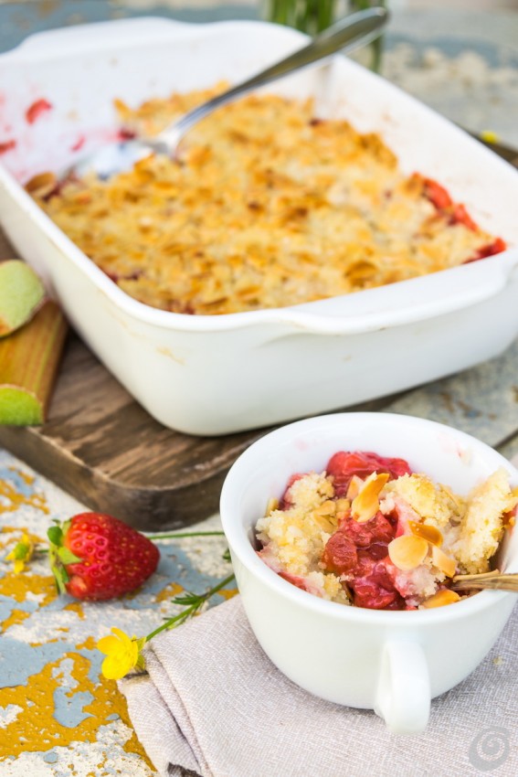 ricetta_per_rabarbaro_fragole_crumble